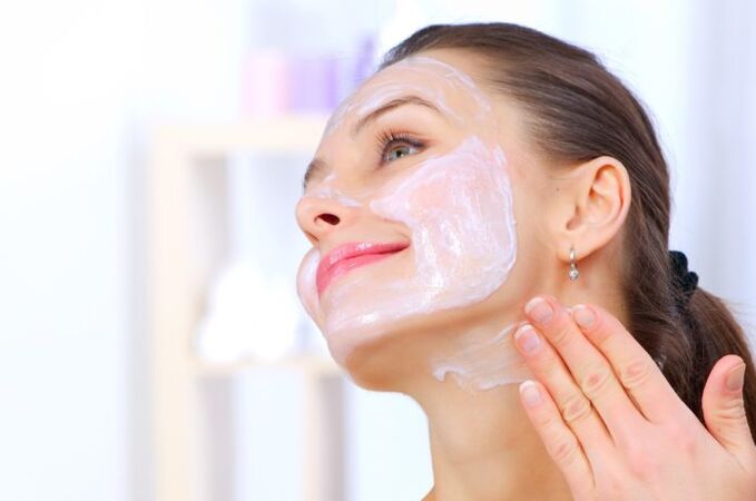 Rezepter fir Anti-Aging Gesiichtsmasken